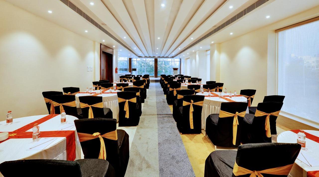 גולבארגה Mastiff Select Gulbarga Hotel מראה חיצוני תמונה