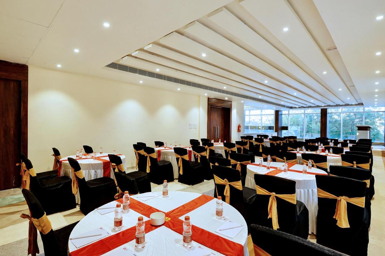 גולבארגה Mastiff Select Gulbarga Hotel מראה חיצוני תמונה